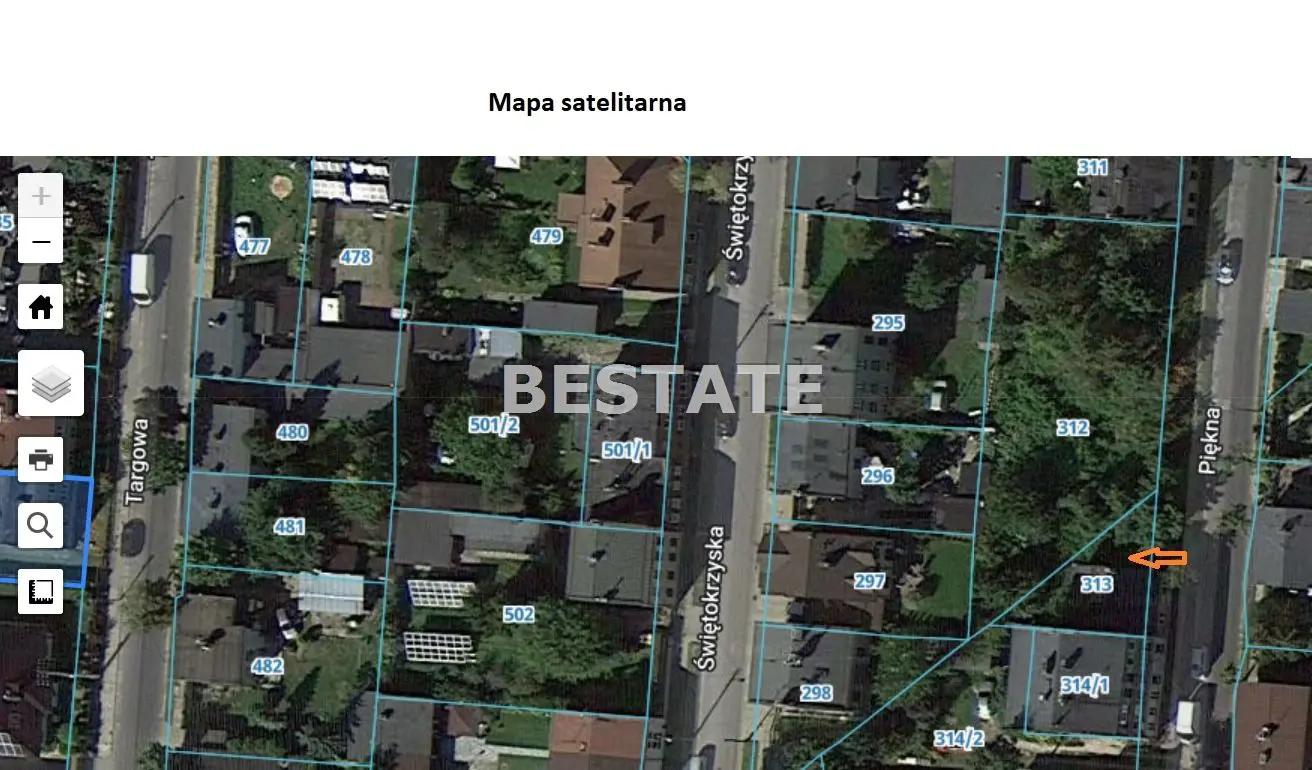 Mały dom w centrum miasta