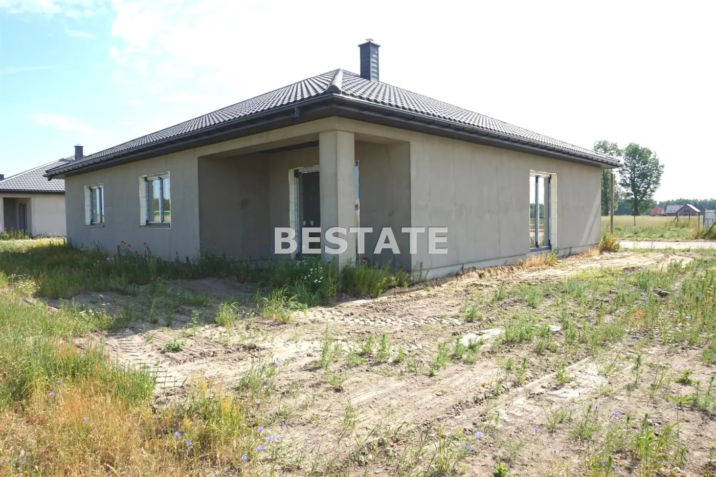 Parterowy dom z garażem, stan surowy zamknięty