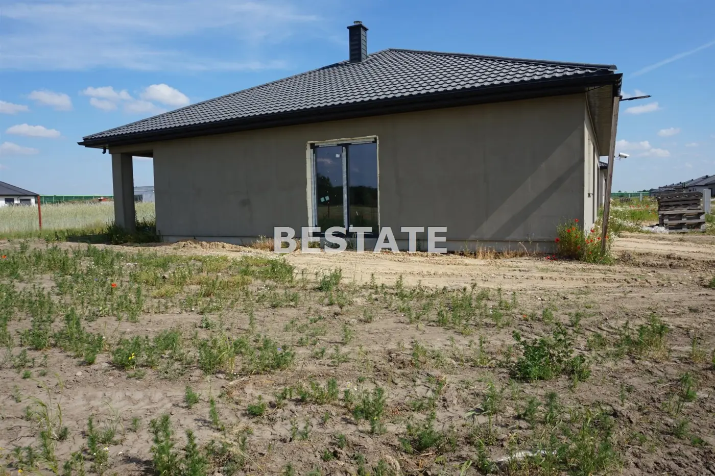 Parterowy dom z garażem, stan surowy zamknięty