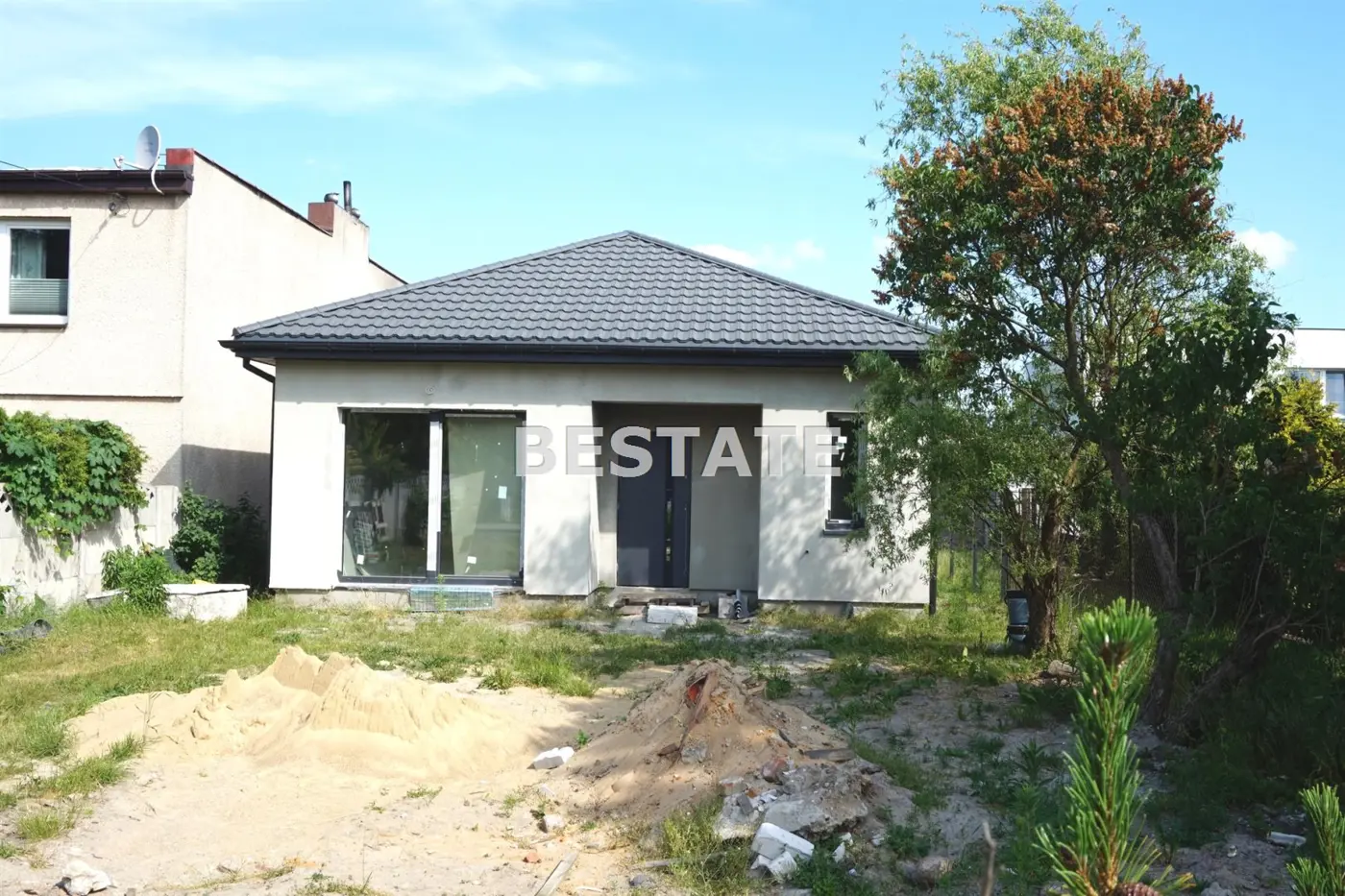 Parterowy dom w stanie deweloperskim