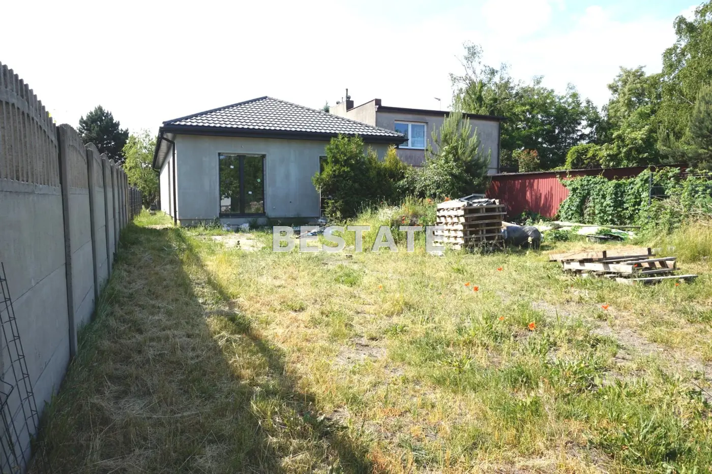 Parterowy dom w stanie deweloperskim