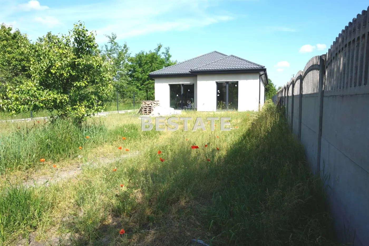 Parterowy, funkcjonalny dom w stanie deweloperskim