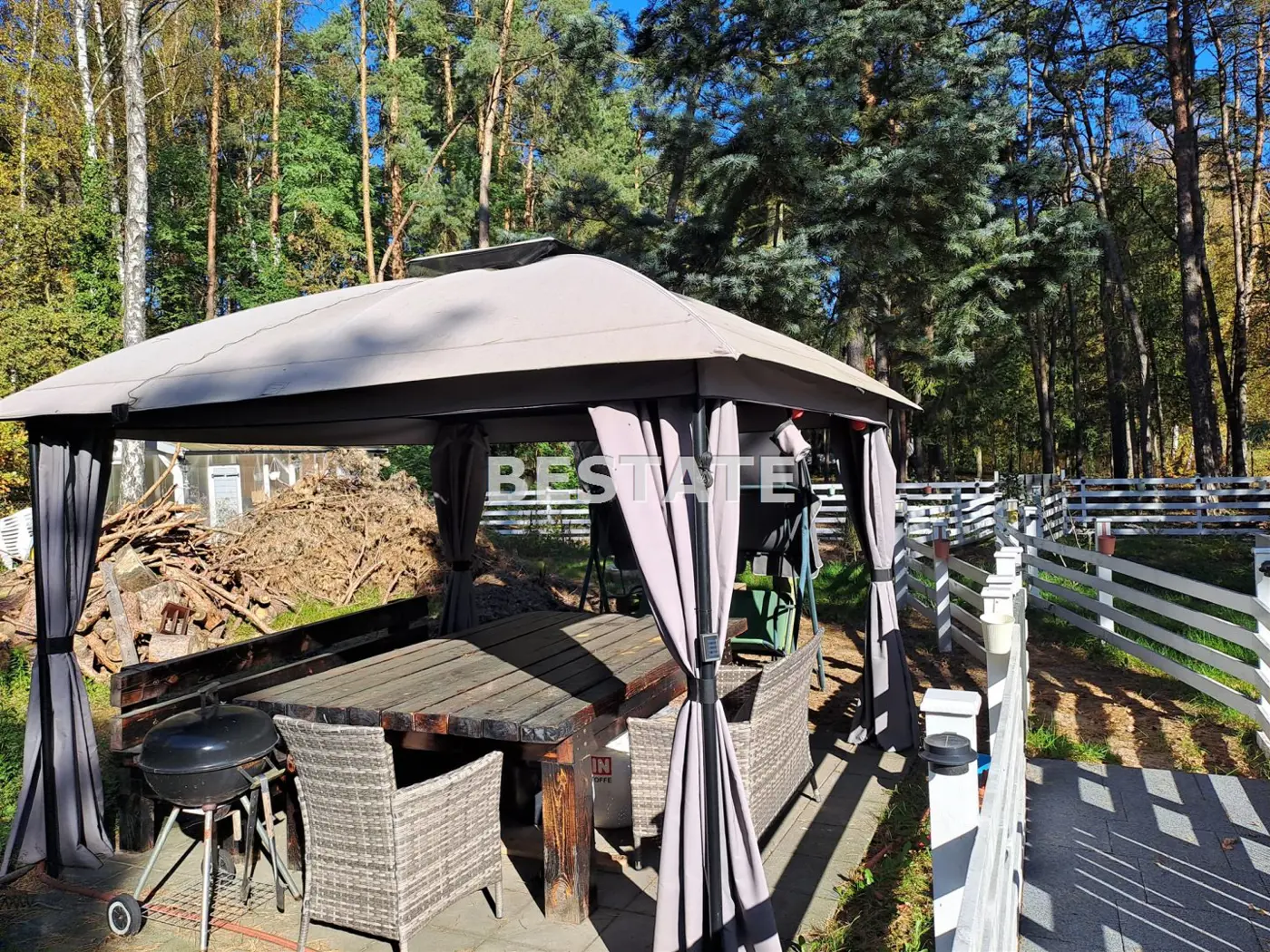 Funkcjonalny dom w malowniczej scenerii