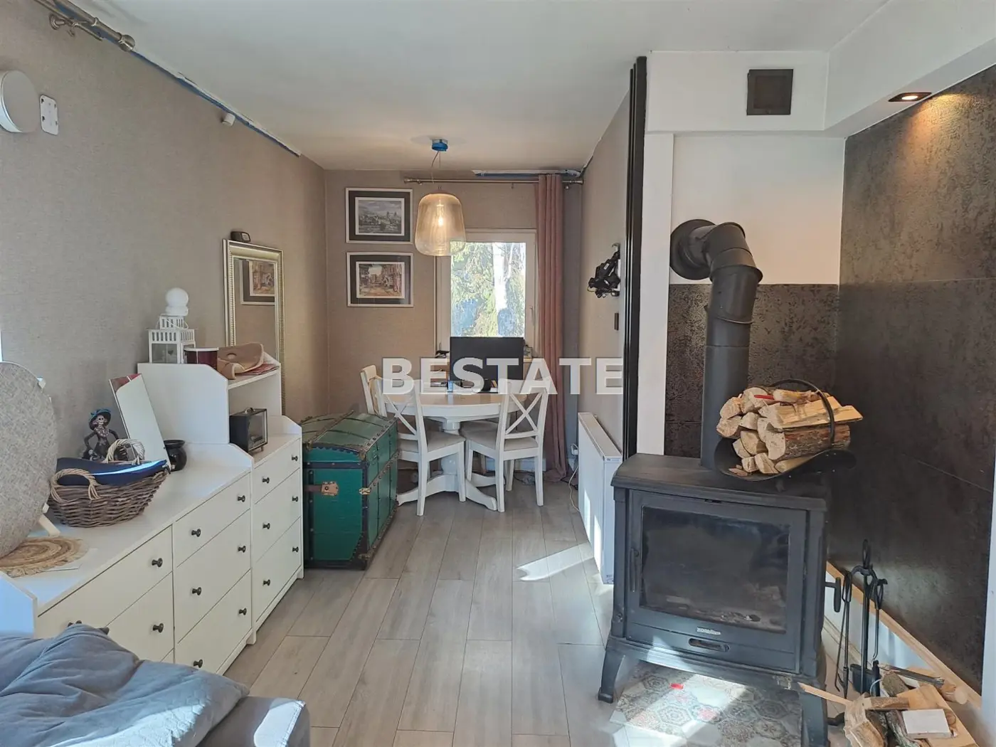 Funkcjonalny dom w malowniczej scenerii