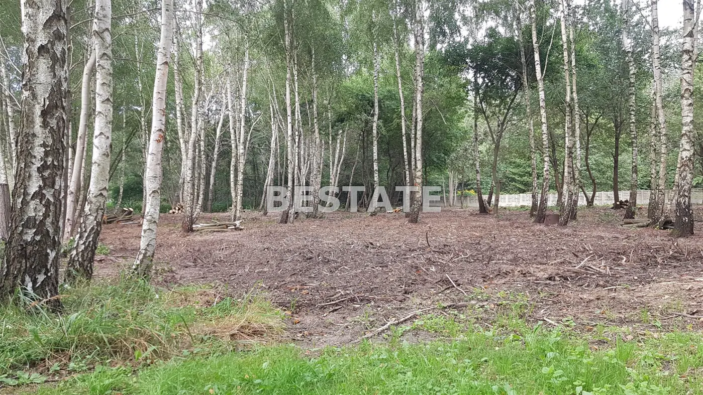 działka pod zabudowę jednorodzinną wśród lasów