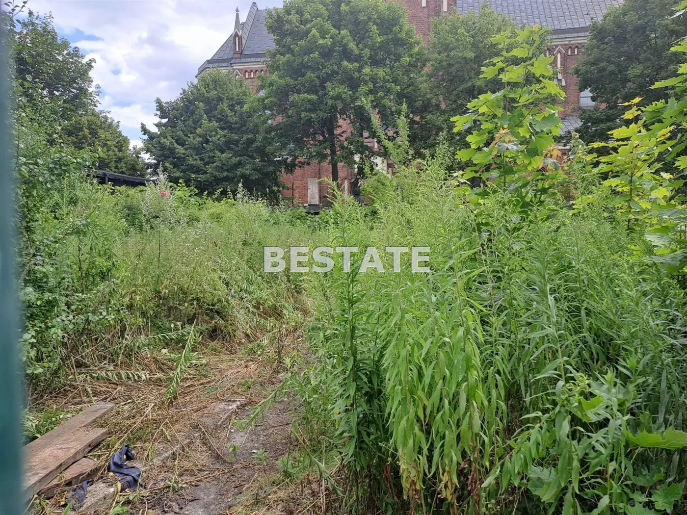 Działka budowlano-usługowa w centrum miasta