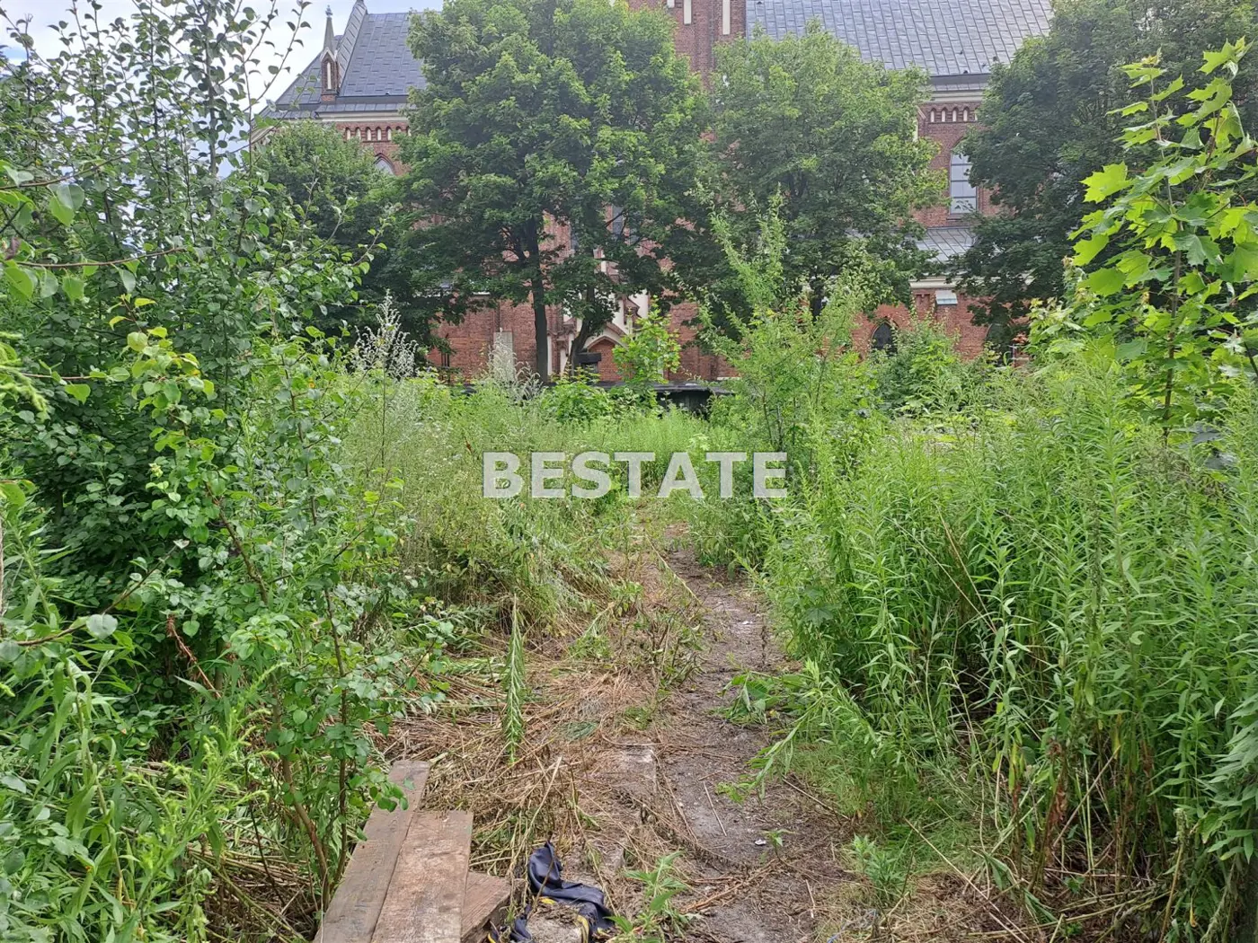 Działka budowlano-usługowa w centrum miasta