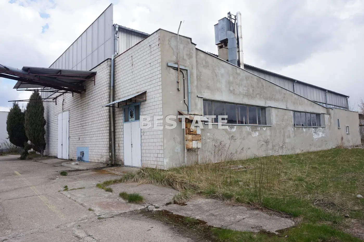 Magazyn na obrzeżach Pabianic, blisko S8