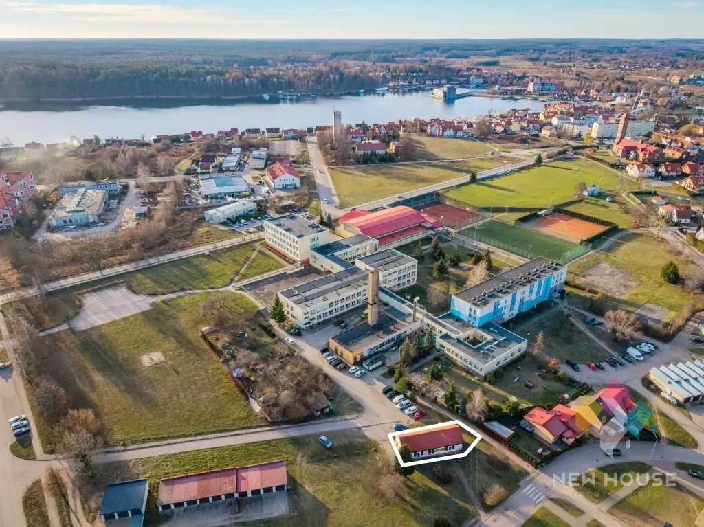 Mikołajki, obiekt wolnostojący, parterowy