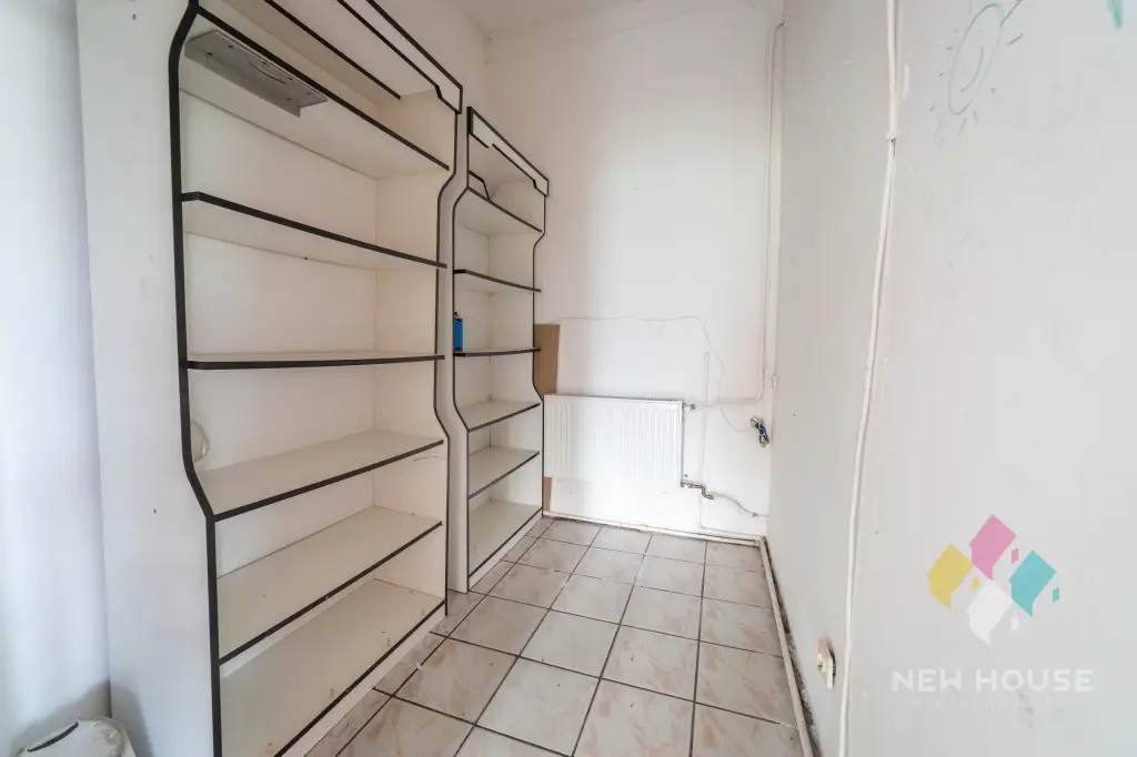 Mikołajki, obiekt wolnostojący, parterowy