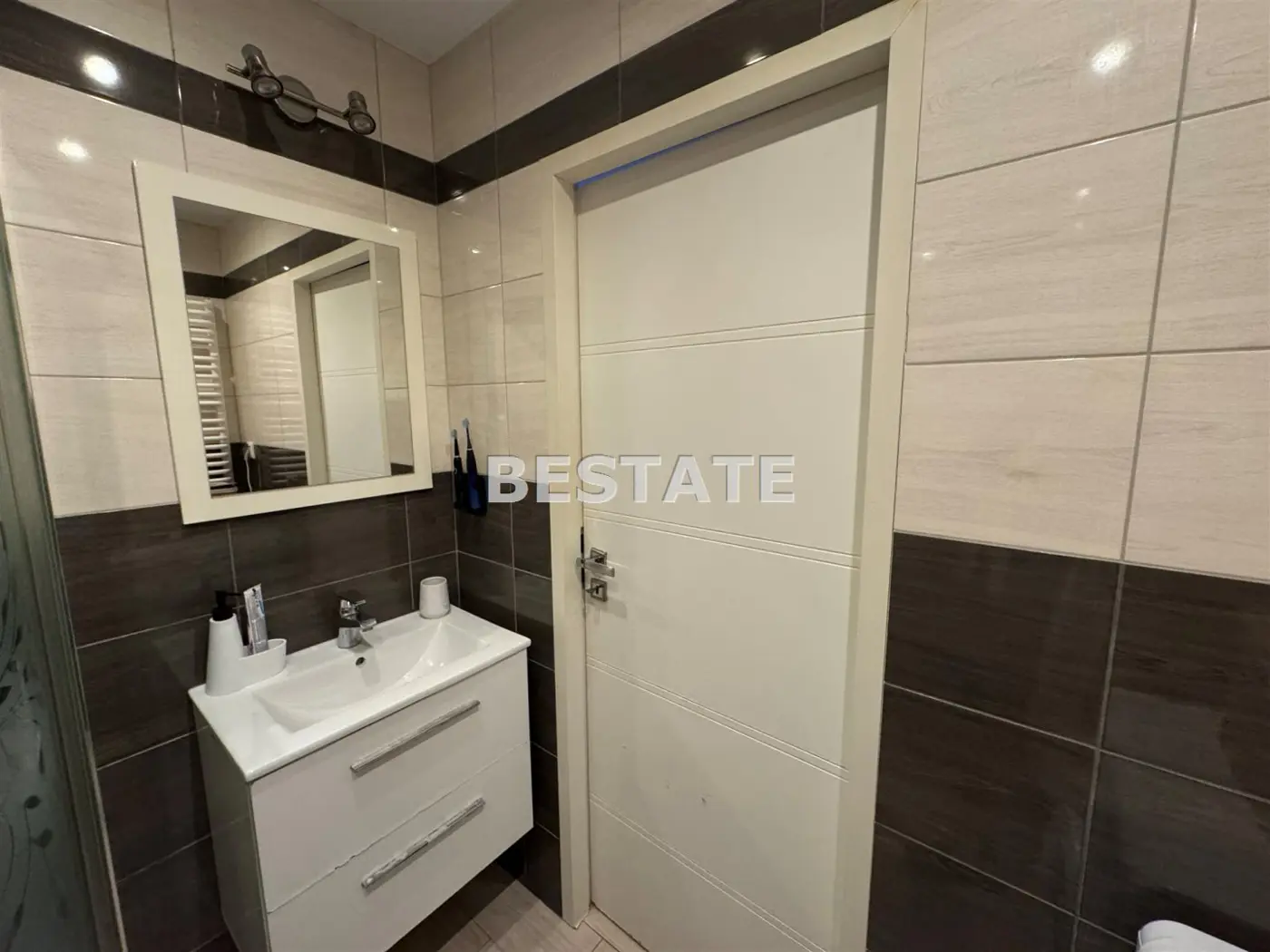 Przytulna kawalerka z ogródkiem