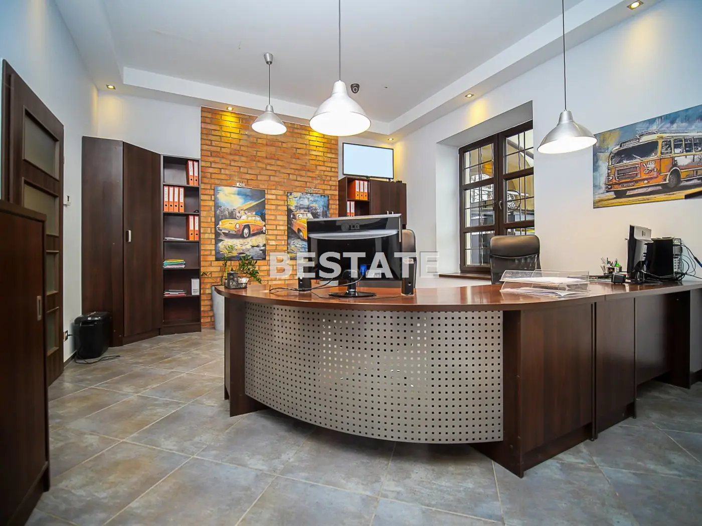 Lokal handlowy z powierzchnią magazynową