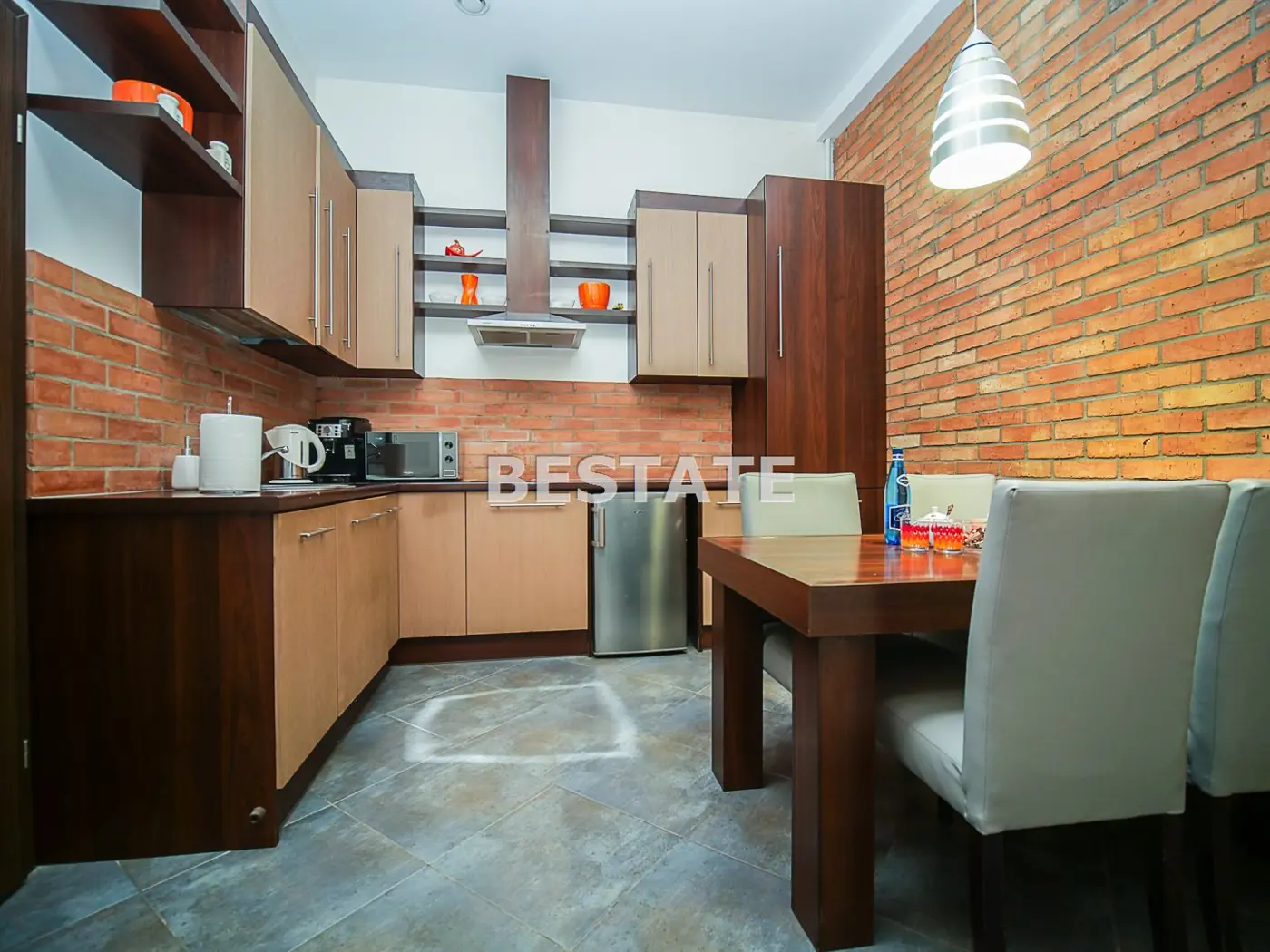 Lokal handlowy z powierzchnią magazynową