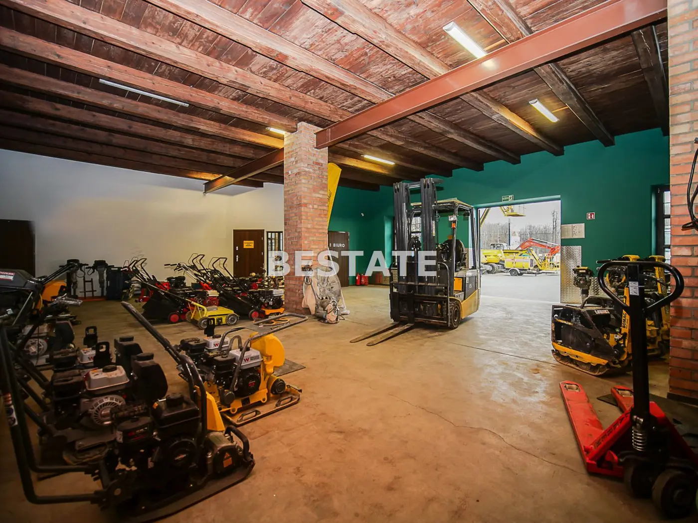 Lokal handlowy z powierzchnią magazynową