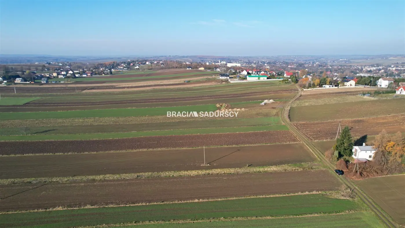 Działka budowlana 10 ar w Miechowie