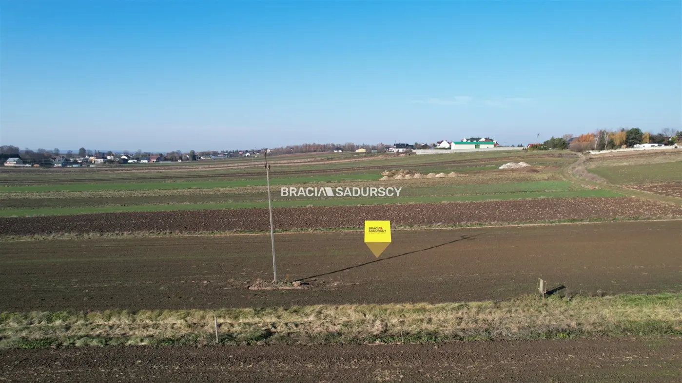 Działka budowlana 10 ar w Miechowie