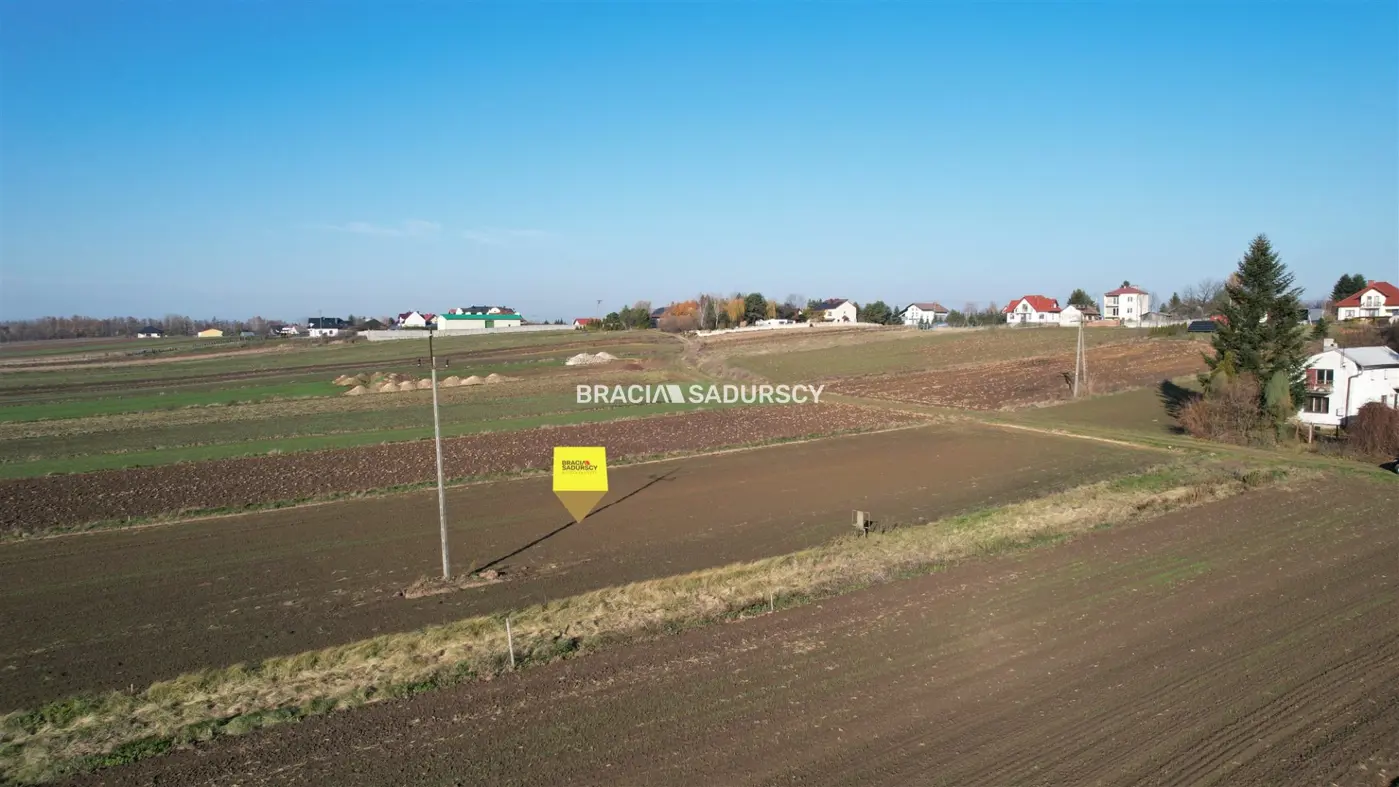 Działka budowlana 10 ar w Miechowie
