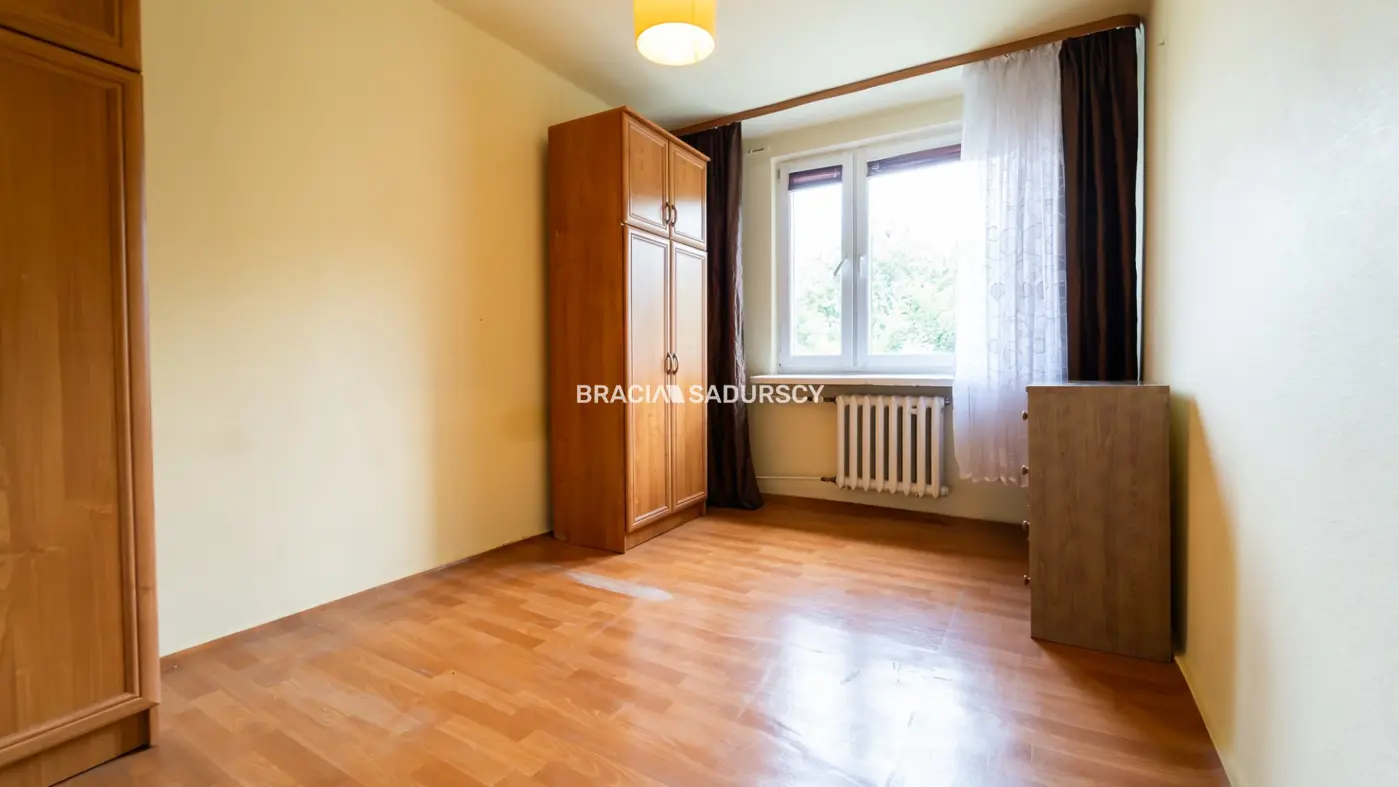 3-pok, ul. Radzikowskiego, jasne, d.lokalizacja