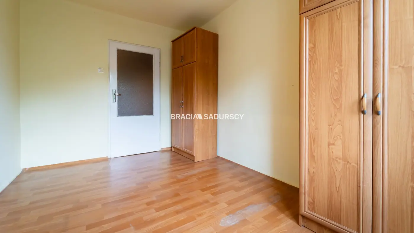 3-pok, ul. Radzikowskiego, jasne, d.lokalizacja