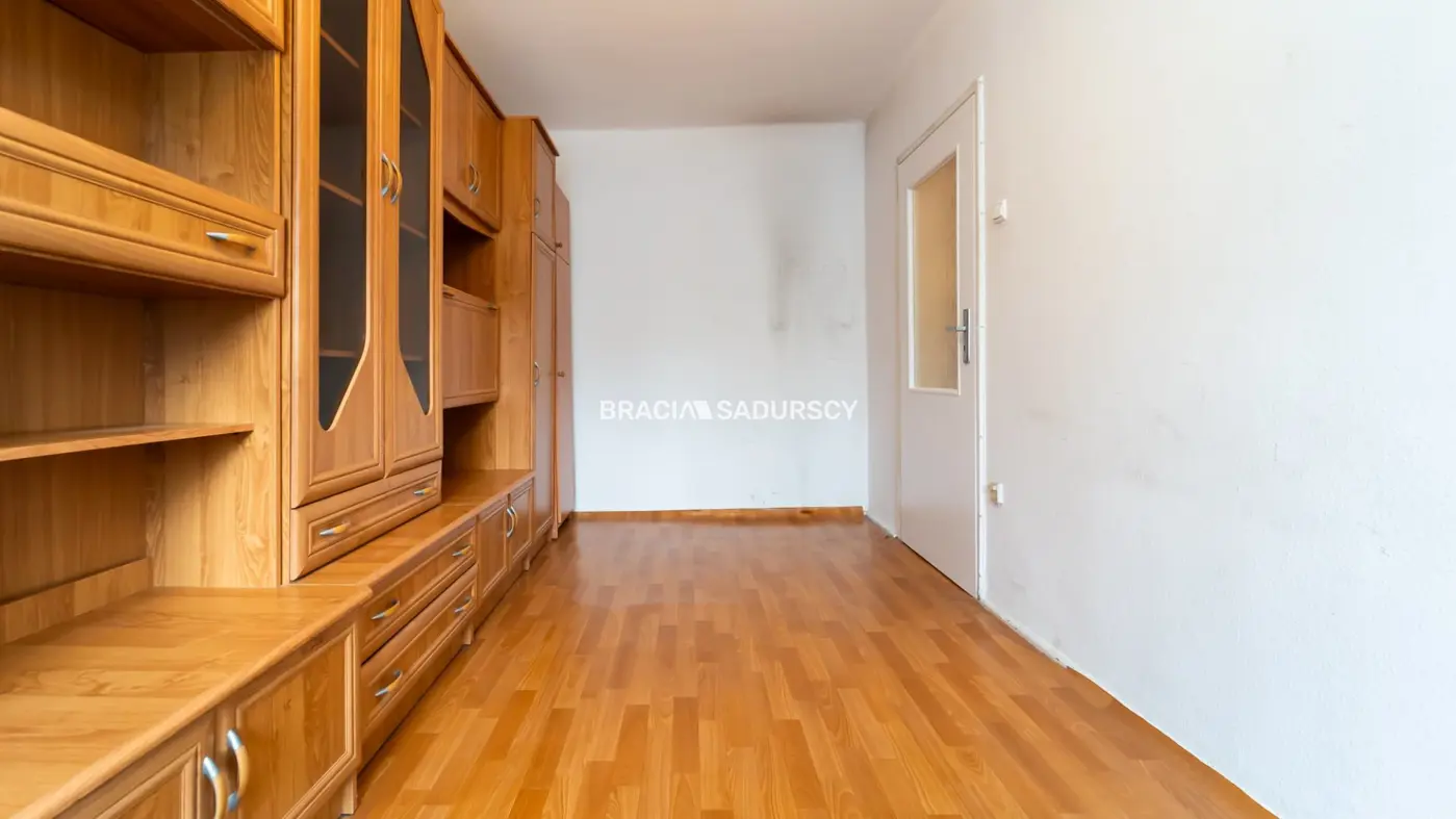 3-pok, ul. Radzikowskiego, jasne, d.lokalizacja