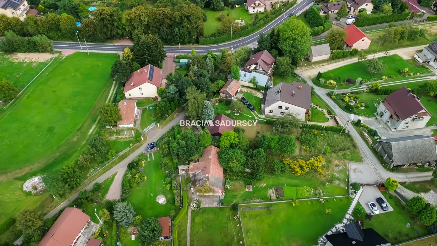 Dom z działką, Wrząsowice, media, przystanek MPK