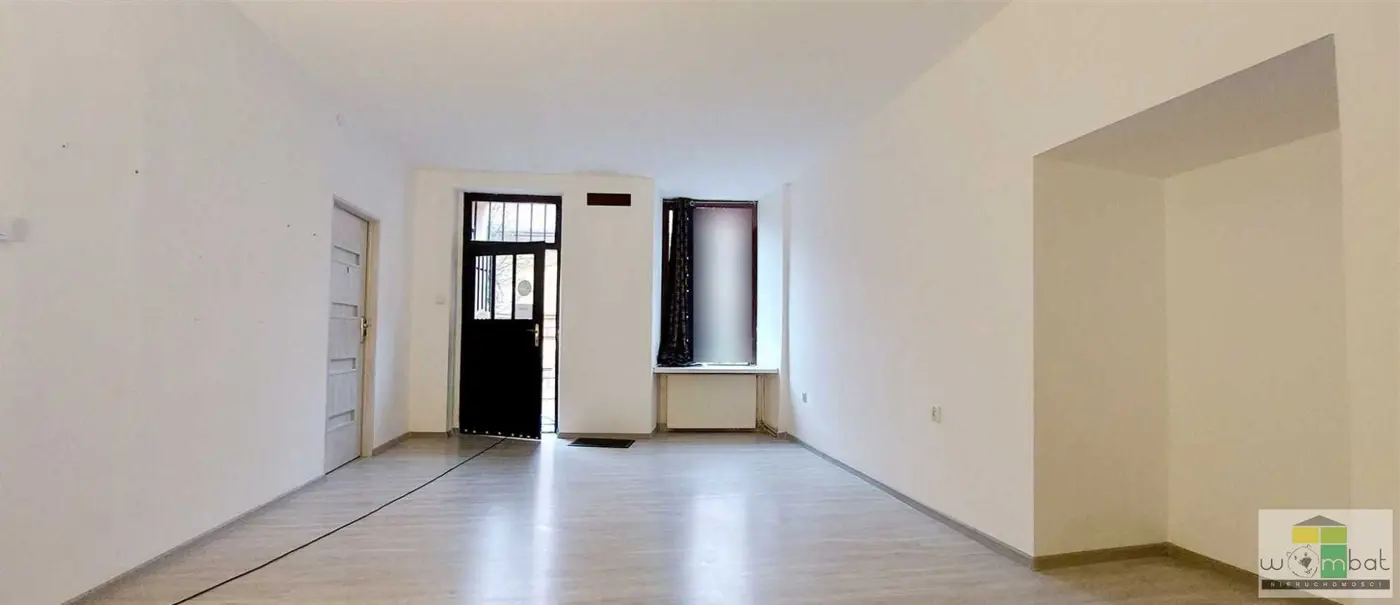 Atrakcyjny loklal biurowo-handlowy , centrum