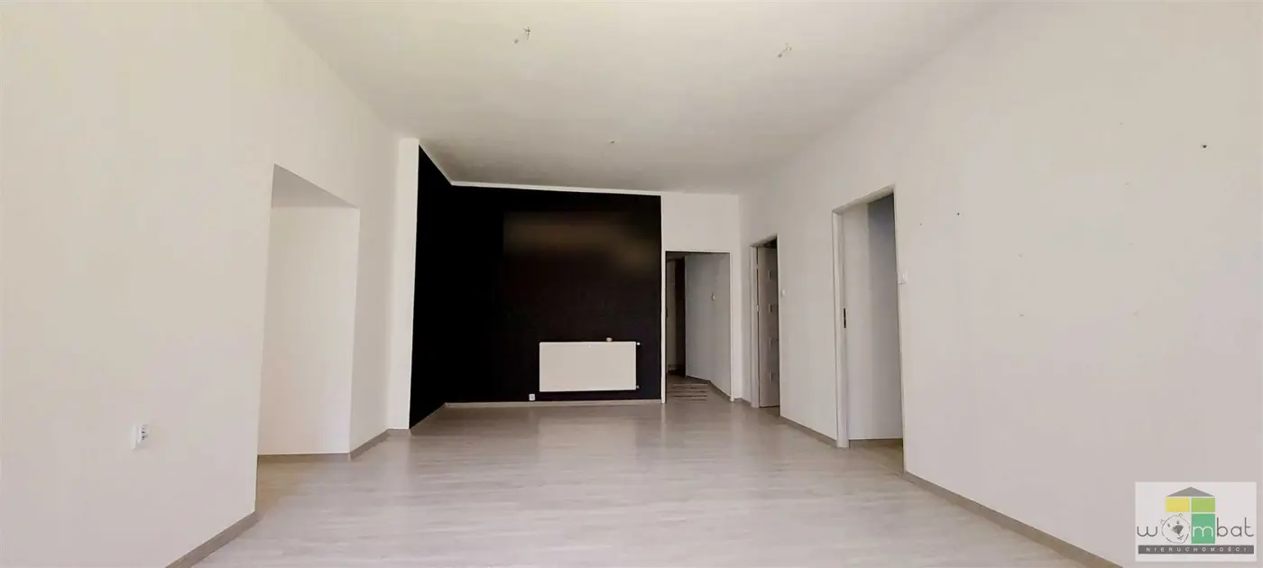 Atrakcyjny loklal biurowo-handlowy , centrum