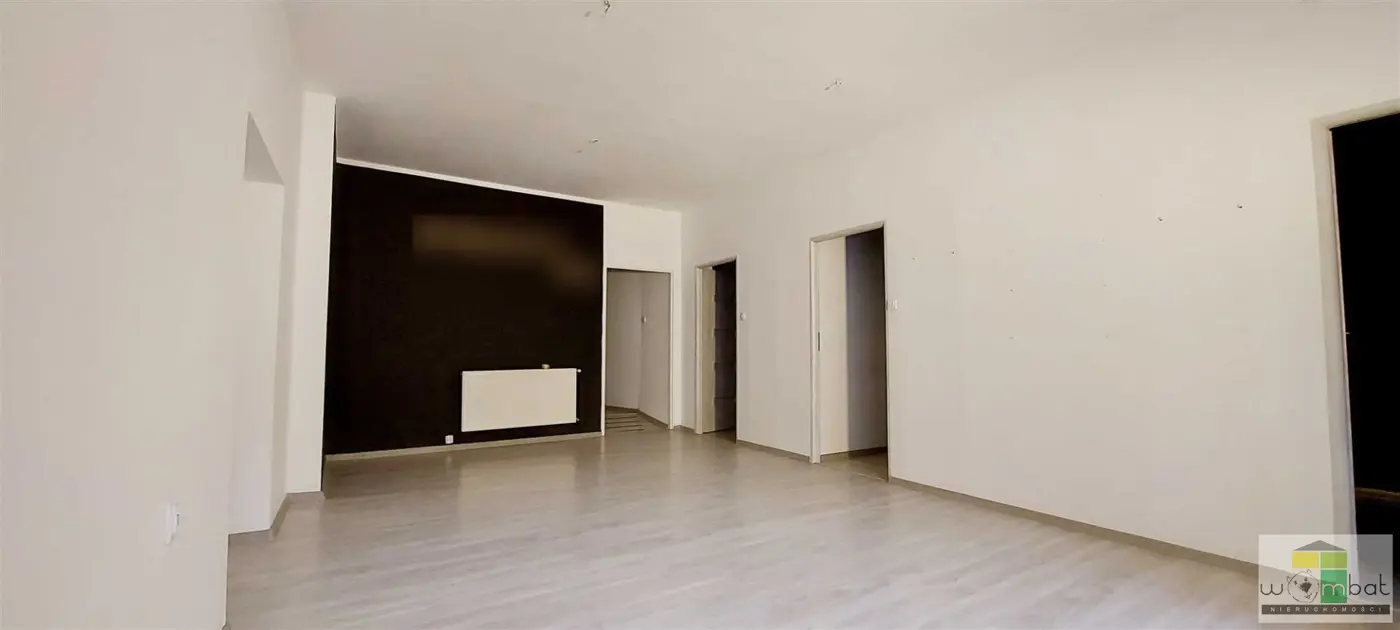 Atrakcyjny loklal biurowo-handlowy , centrum