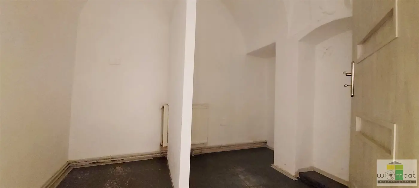 Atrakcyjny loklal biurowo-handlowy , centrum