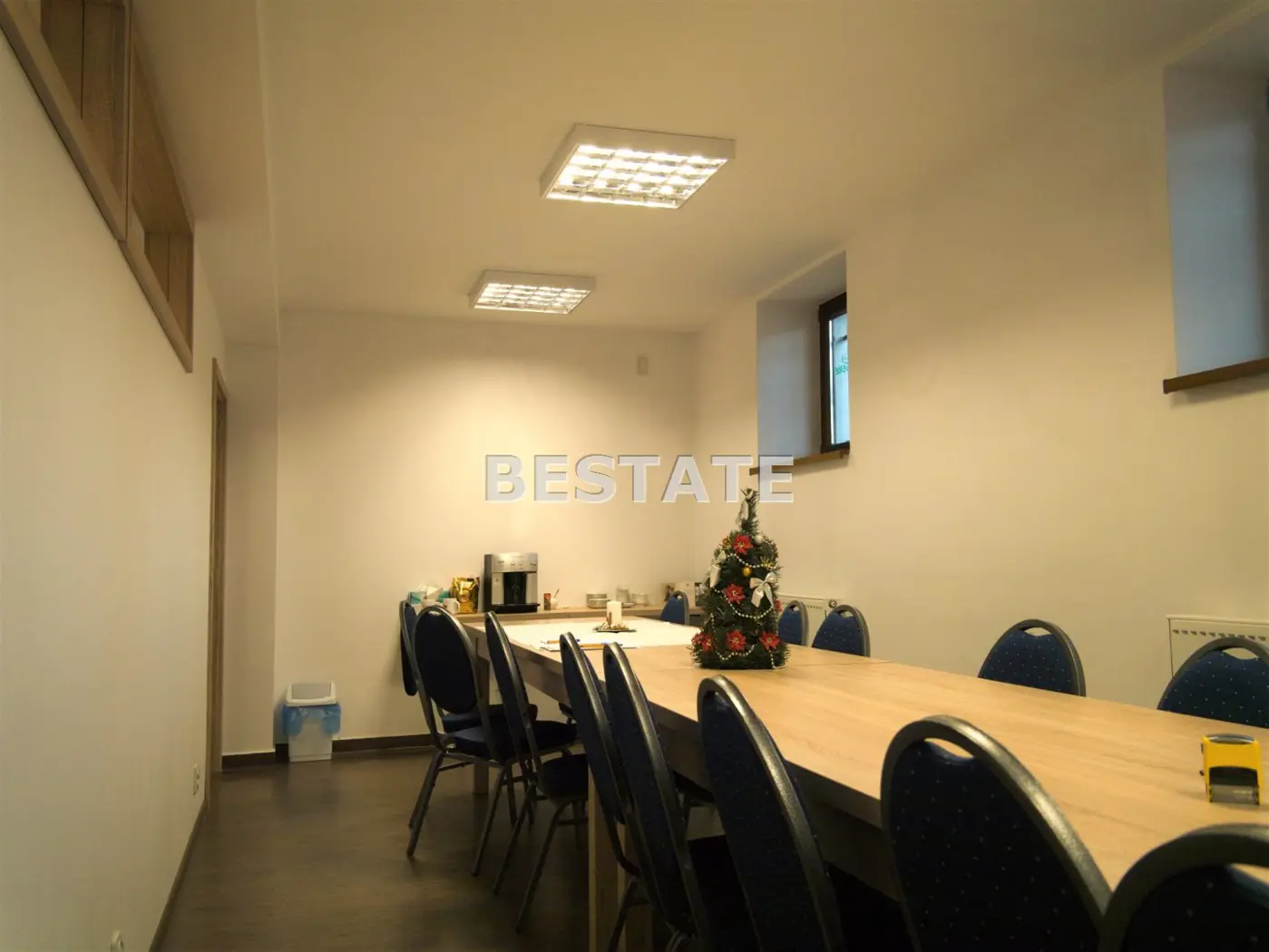Lokal użytkowy do wynajęcia, 90m2