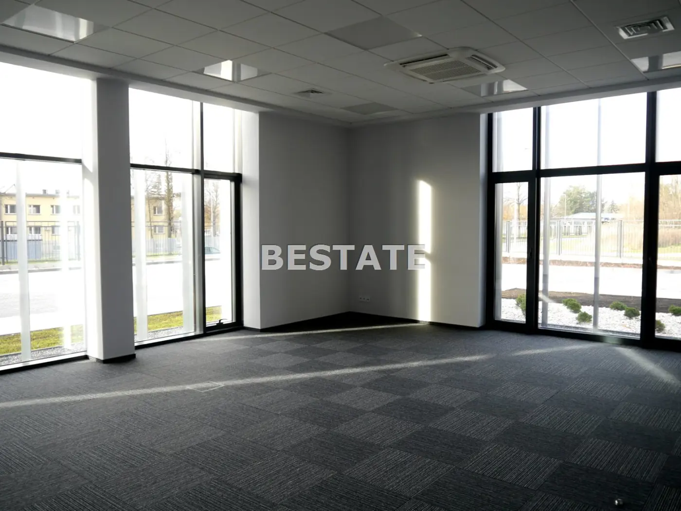 Lokal użytkowy do wynajęcia, 330m2