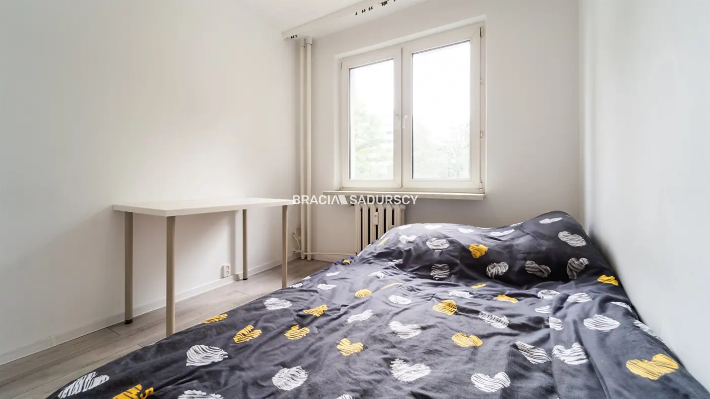 3 pok z osobną kuchnią -os. Piastów.