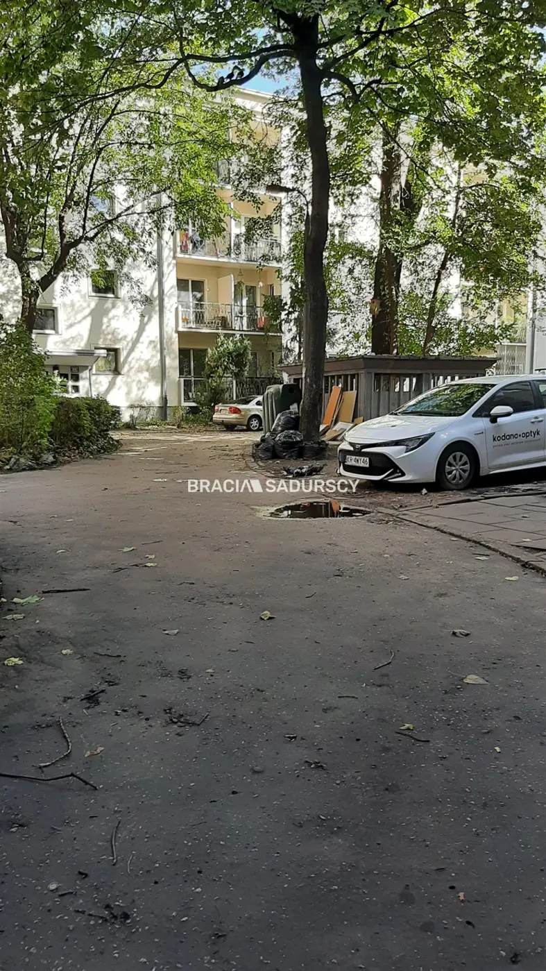 SPRZEDAM, GARAŻ, GRZEGÓRZKI, UL. WIŚLISKO