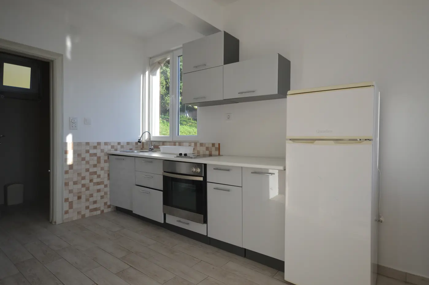 Mieszkanie z 1 sypialnią w nowym budynku z widokiem na morze w Kumbor