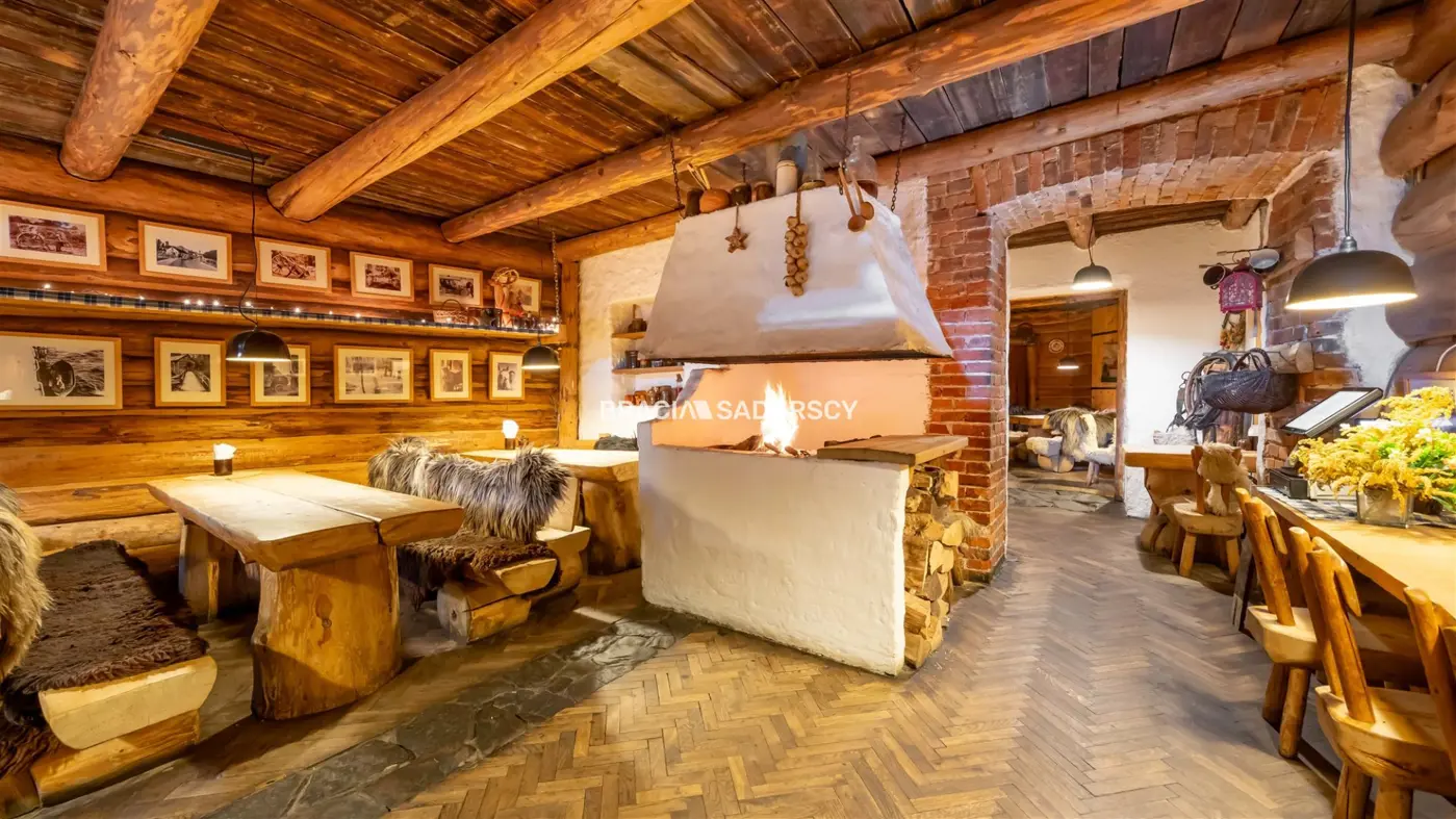 Lokal w centrum miasta z działającą restauracją