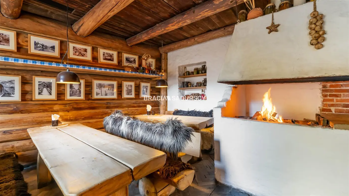 Lokal w centrum miasta z działającą restauracją