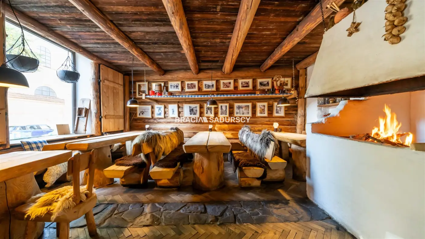 Lokal w centrum miasta z działającą restauracją