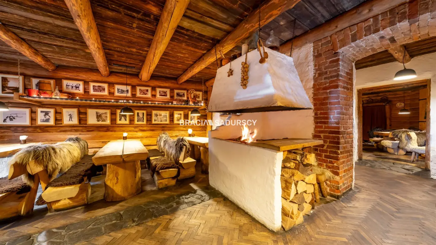 Lokal w centrum miasta z działającą restauracją