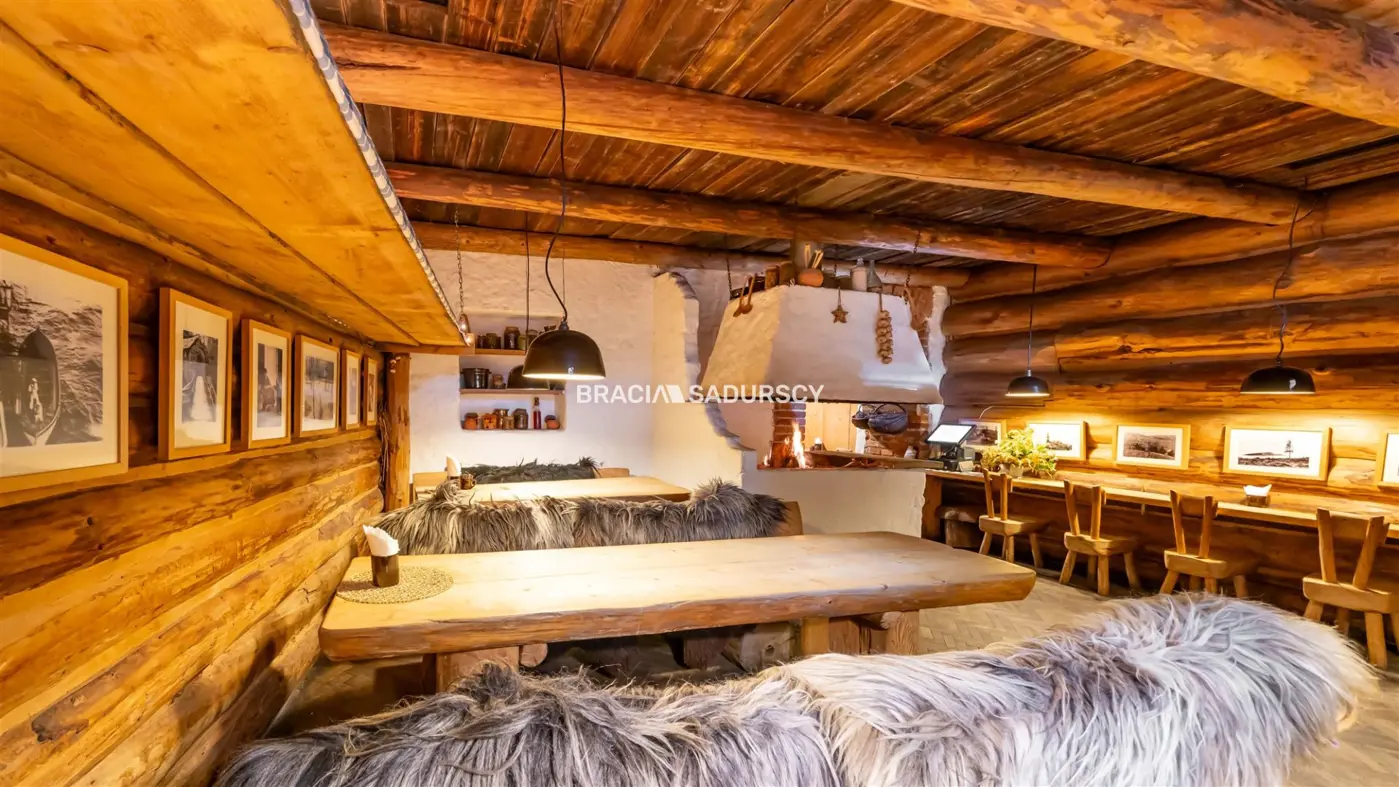 Lokal w centrum miasta z działającą restauracją