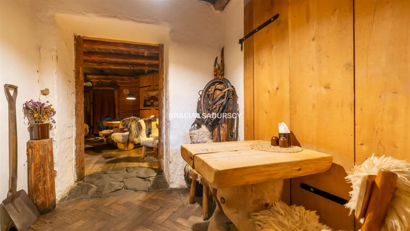 Lokal w centrum miasta z działającą restauracją