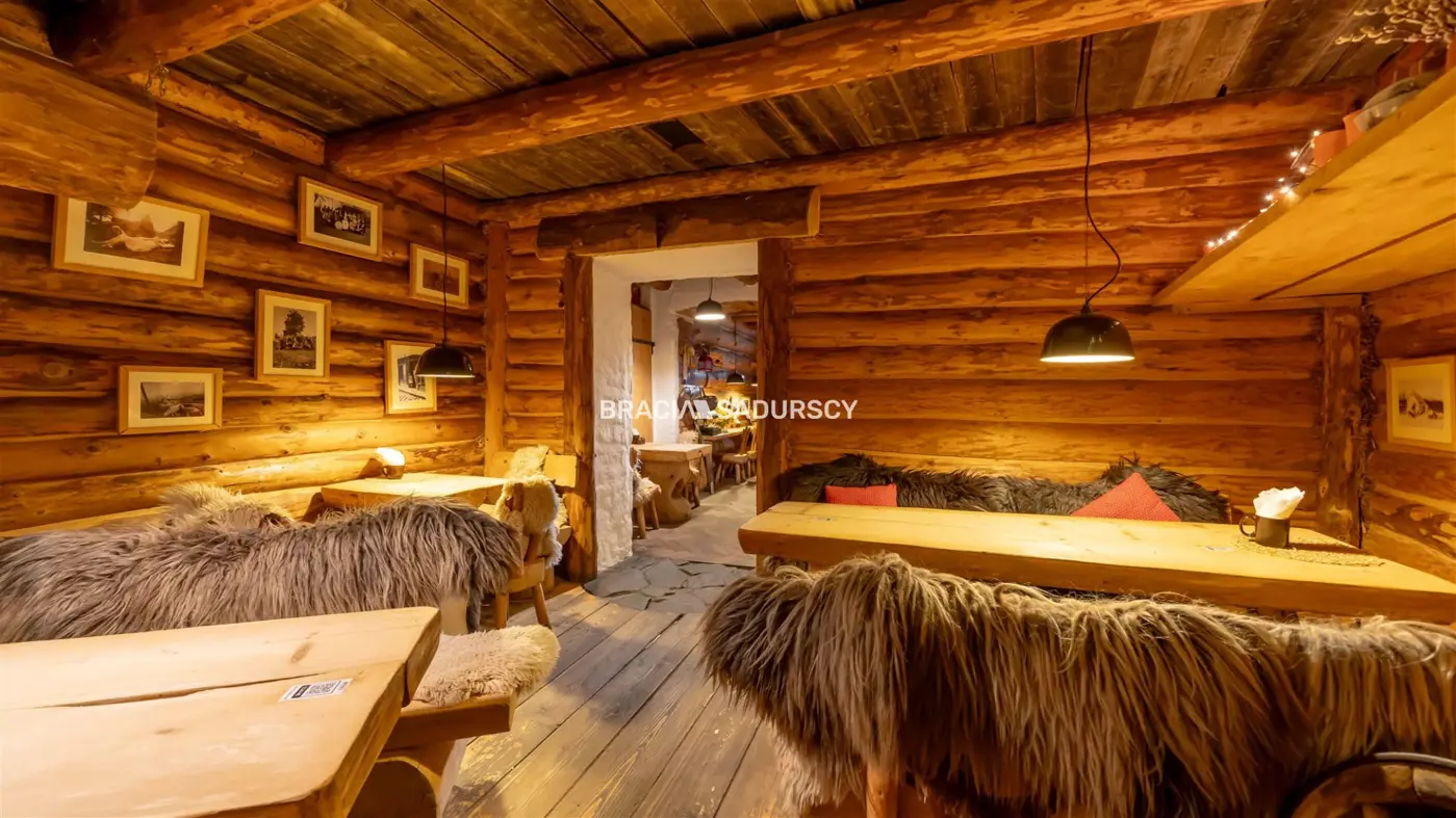 Lokal w centrum miasta z działającą restauracją