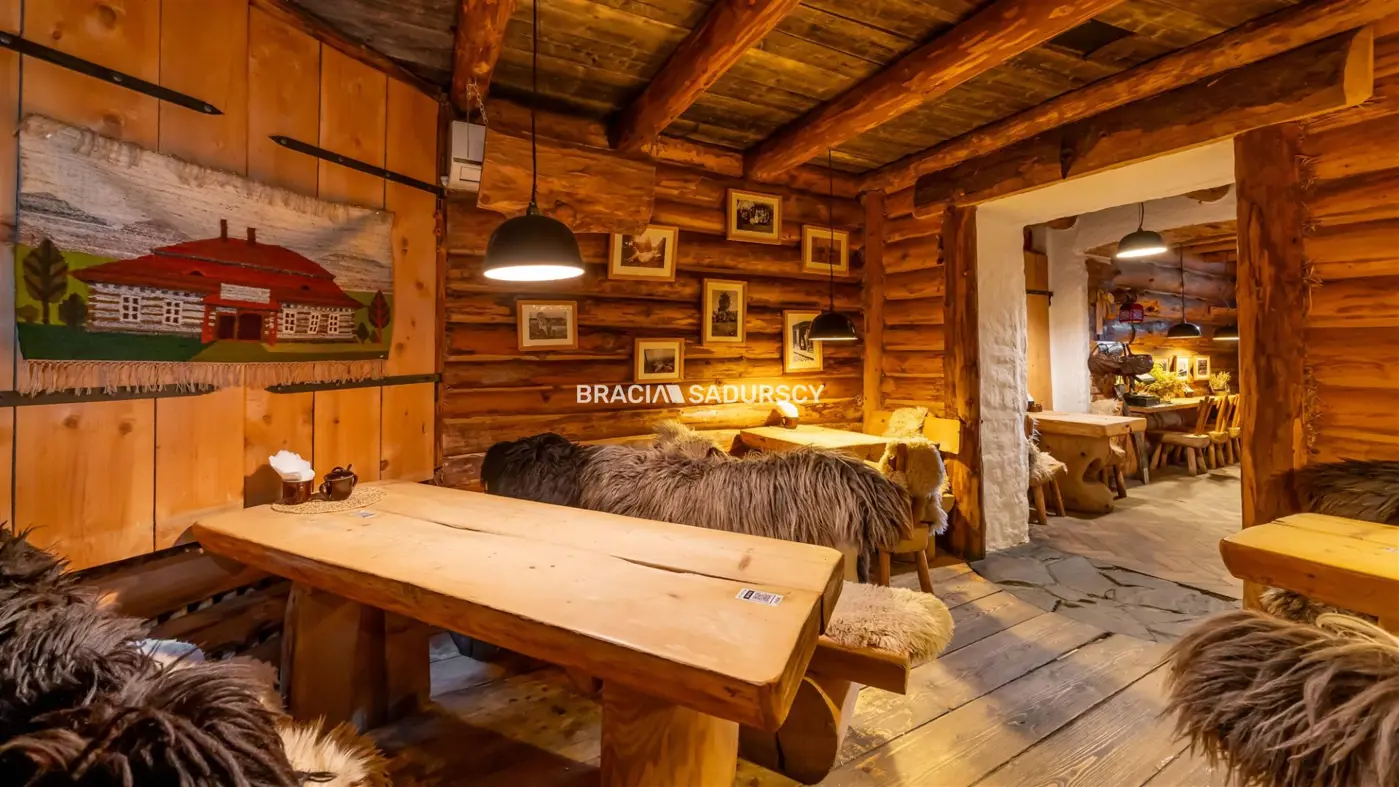 Lokal w centrum miasta z działającą restauracją