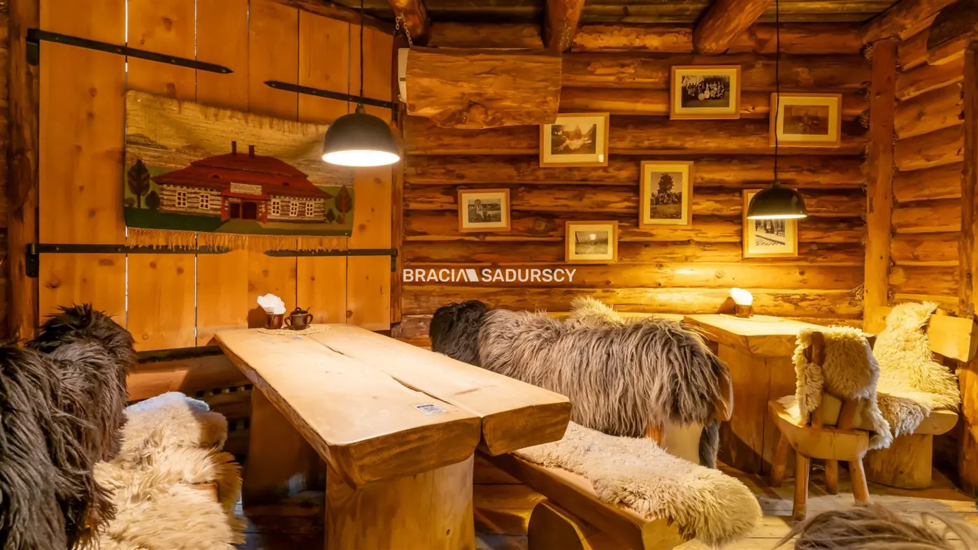 Lokal w centrum miasta z działającą restauracją