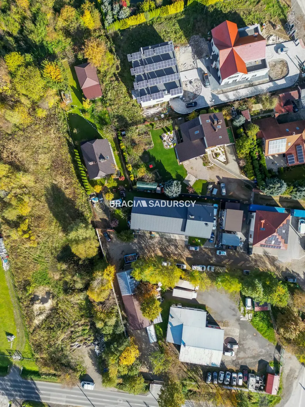 Nieruchomość inwestycyjna-dwie hale dom