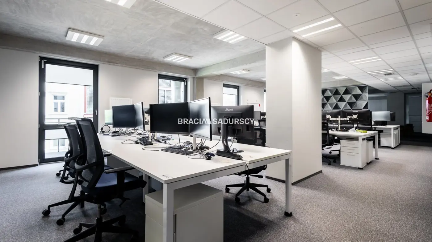 Biurowiec Bursztynowy Szlak - do wynajęcia piętro