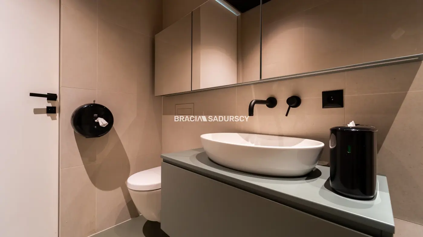 Lokal handlowy/biurowy 100m2/ parter/ul.Piastowska