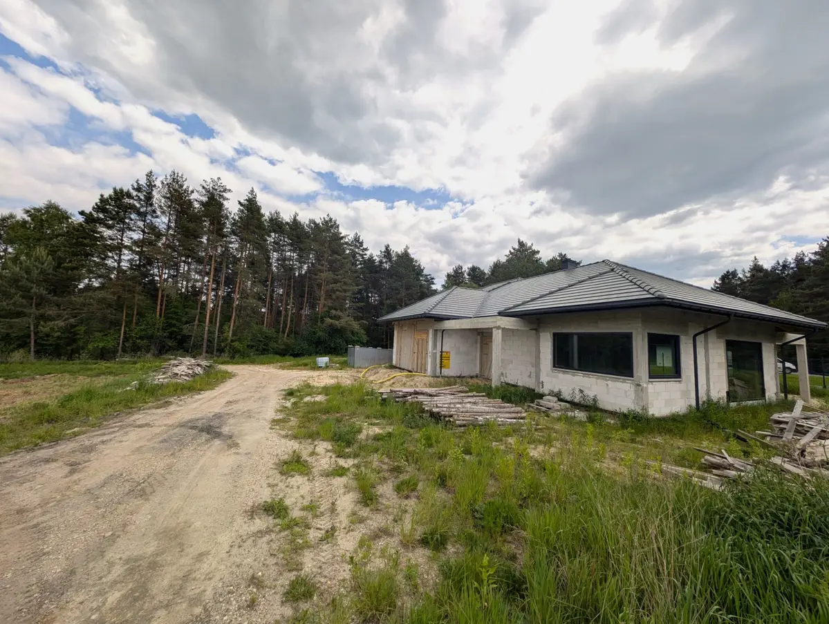 Wyjątkowy Dom Jednorodzinny w Mójczy – Bezpośrednio nad Rzeką Lubrzanką