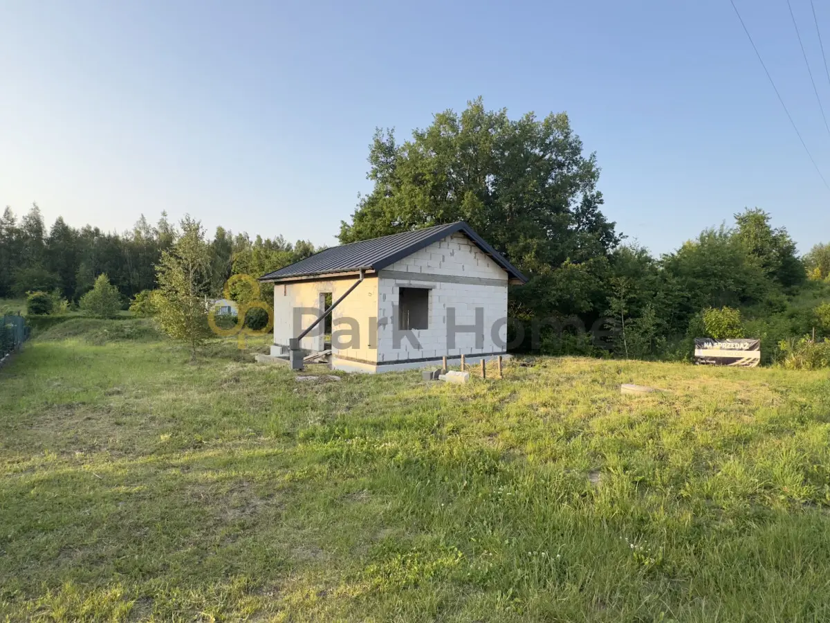 Działka z rozpoczętą budową domku letniskowego