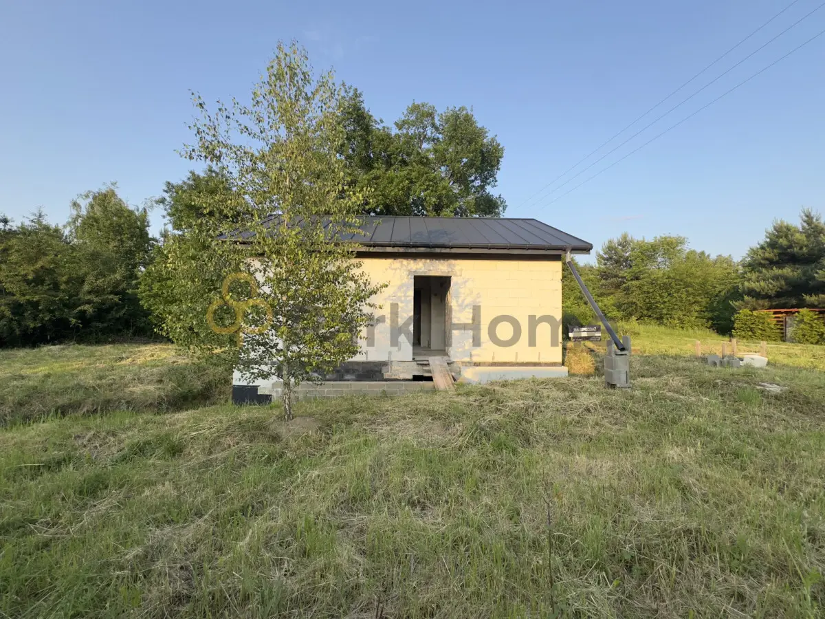 Działka z rozpoczętą budową domku letniskowego