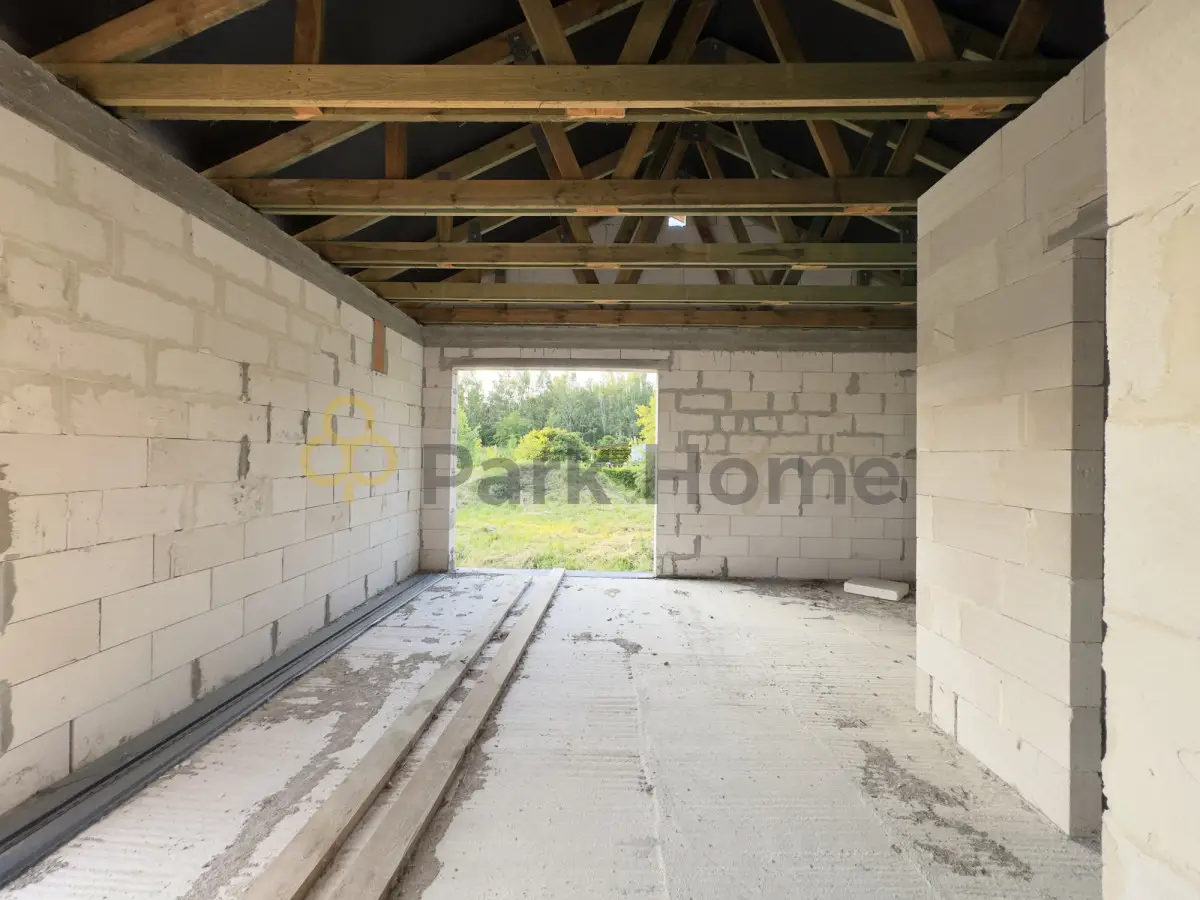 Działka z rozpoczętą budową domku letniskowego